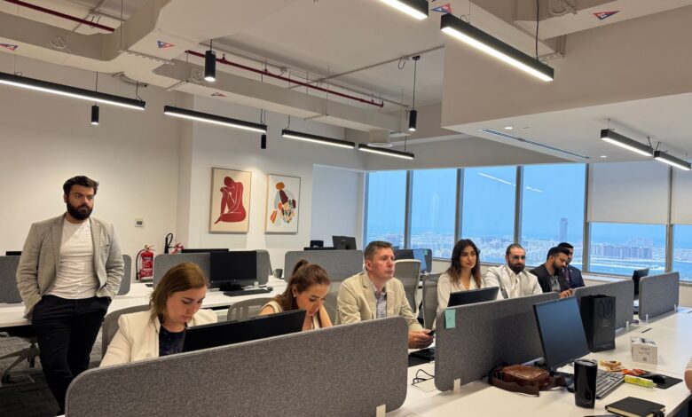 صورة توضيحية مرتبطة بموضوع: من فائدة واشنطن إلى قسط القرض: قناة دبي أوضح والرياض أكثر حذراً