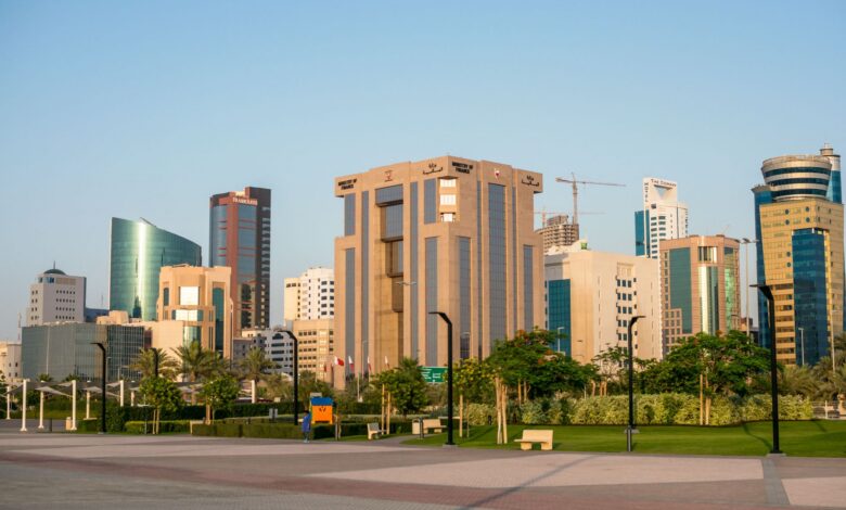 البحرين تؤيد إجراءات السعودية لحماية أمنها والدفاع عن أراضيها