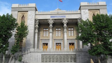 طهران تحذر دولاً إقليمية من مساندة أي ضربة أمريكية وتتوعد برد حاسم