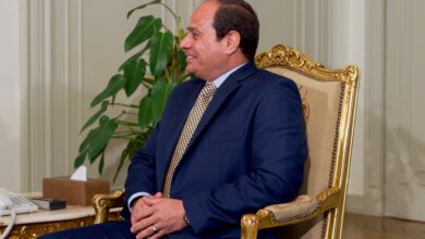 السيسي وماكرون يؤكدان ضرورة خفض التصعيد الإقليمي وتسوية نزاعات الشرق الأوسط سلمياً